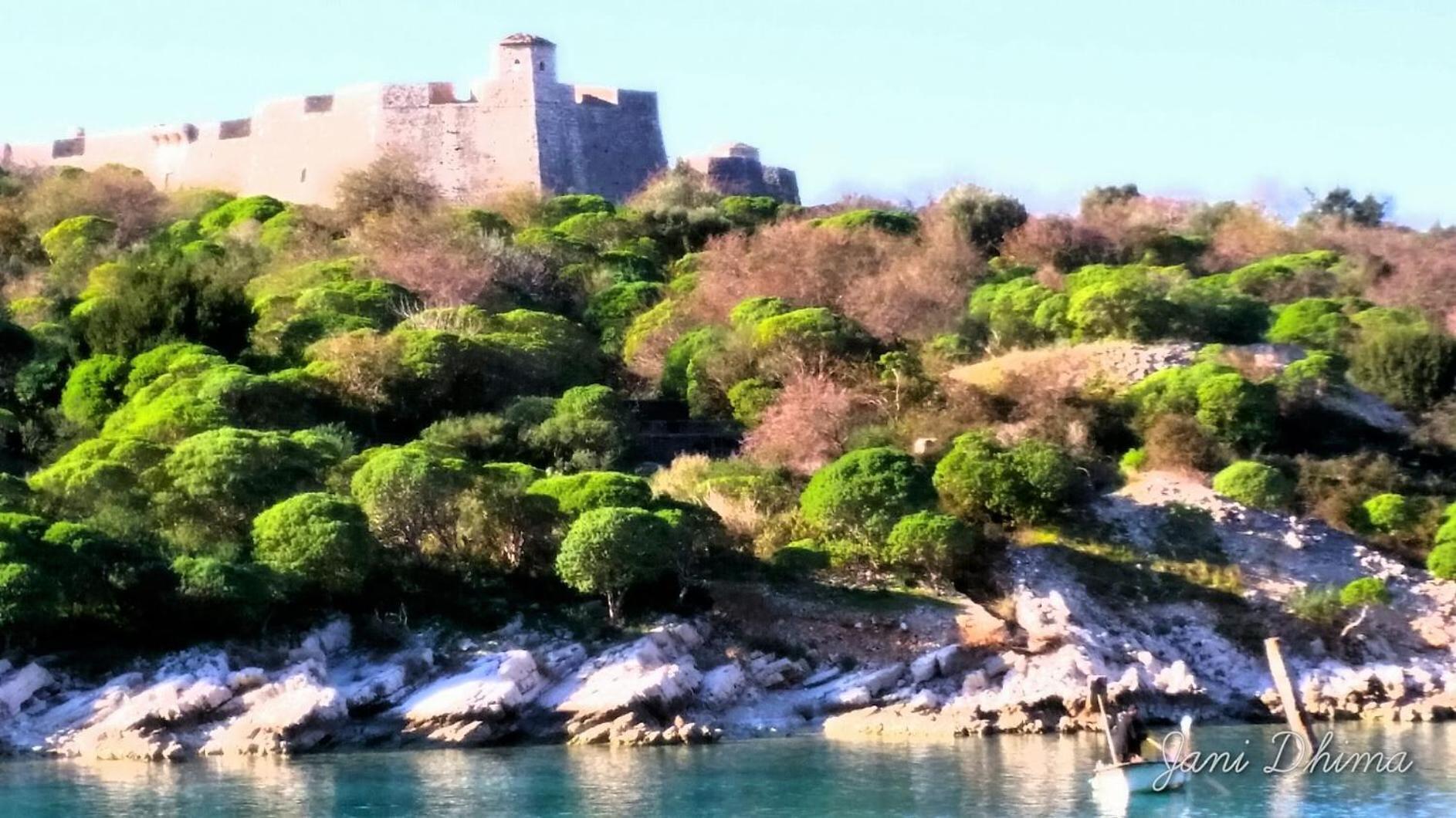 The Grandfather'S Room Himare Buitenkant foto